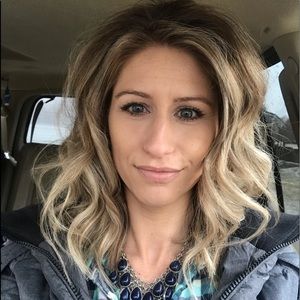 Meet your Posher, Christina